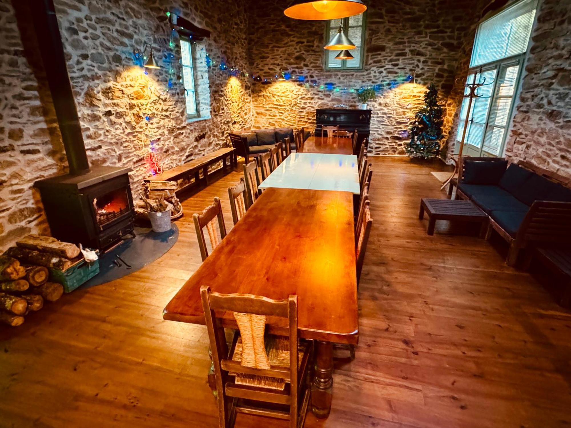 Les Coumayres Riols Exterior photo